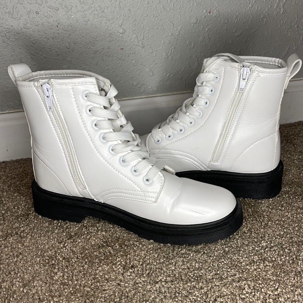 Woman’s Pierre Dumas Combat Boots